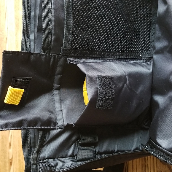 Targus Netbook Carrier Case ❤ Multiple Storage Compartments ❤ Adjustable Strap - Picture 5 of 10